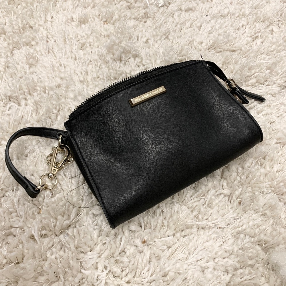 NY&Co Black Leather Wristlet